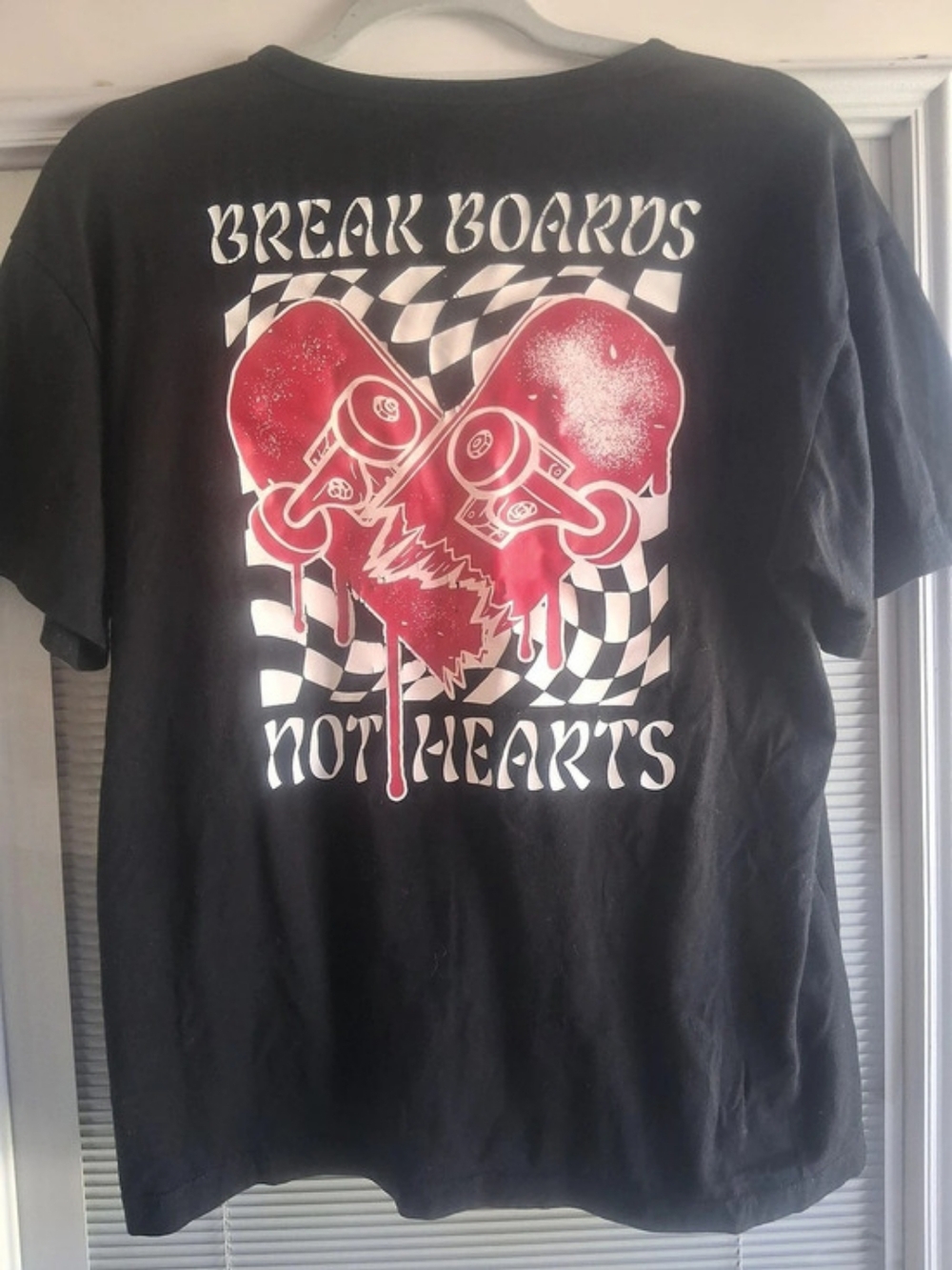 Checkered Graphic Short Sleeve Tee in Black Used